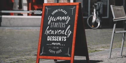 Blooms Script Font Font